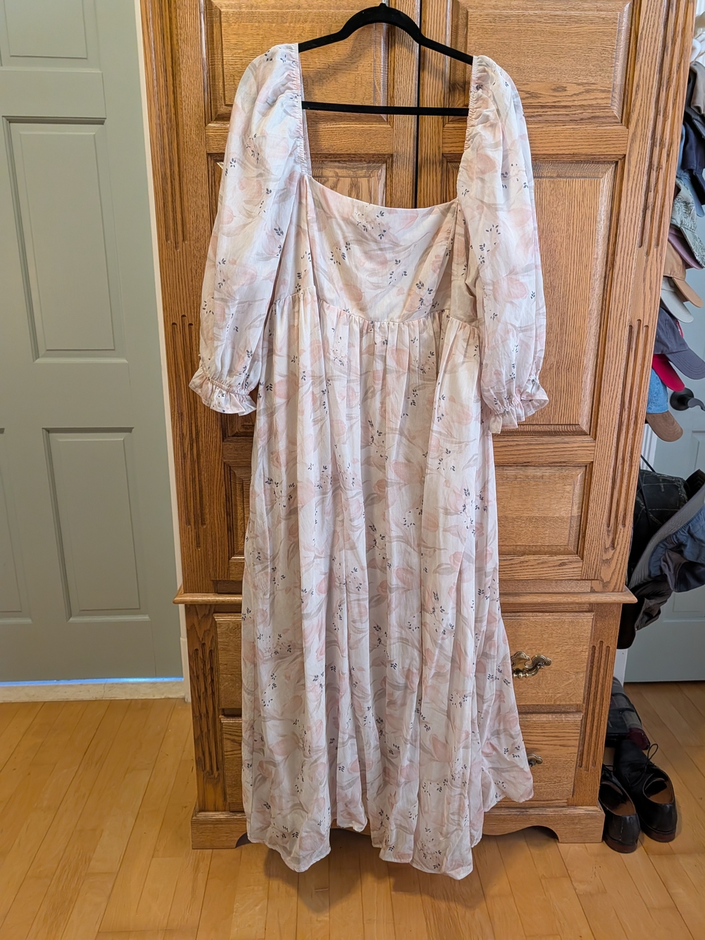 Storia Pale Pink Floral Maxi Dress with Puff Sleeves